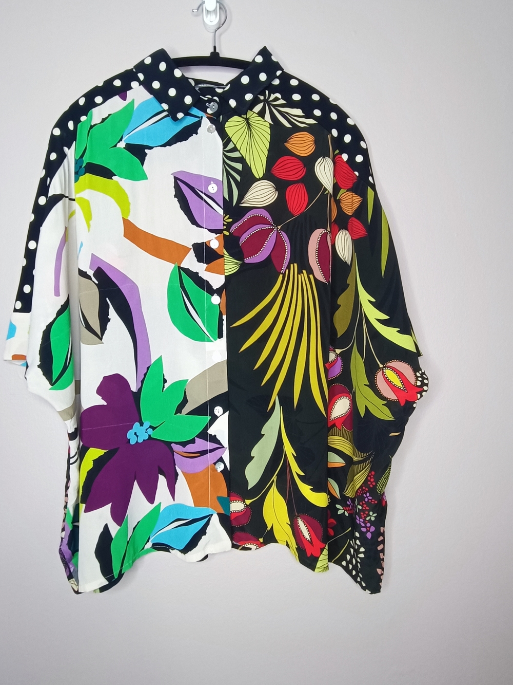 Vibrant Alembika Mixed Vibrant Novelty Print Button-Up Shirt Size M Oversized